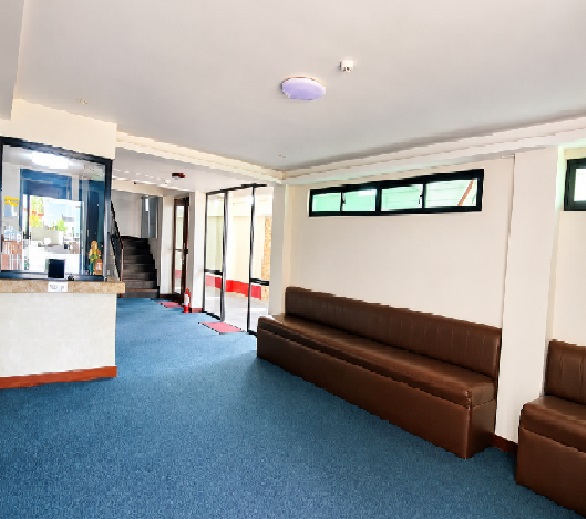 Lounge area at Papa Tantan Apartelle